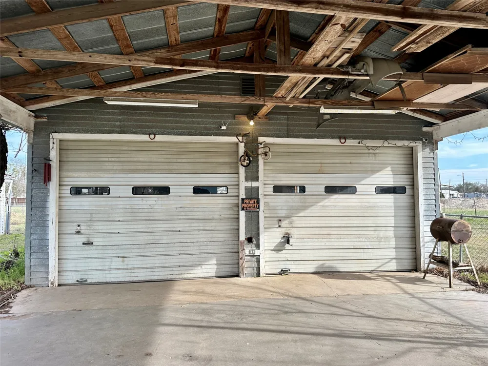1148 Old Nails Creek Road Giddings, TX 78942