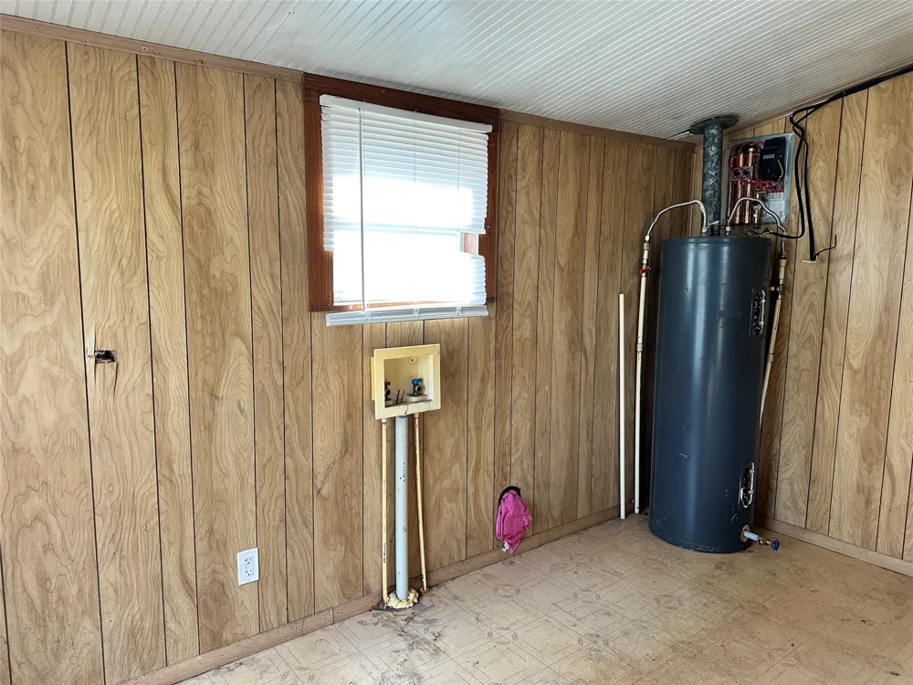 1148 Old Nails Creek Road Giddings, TX 78942