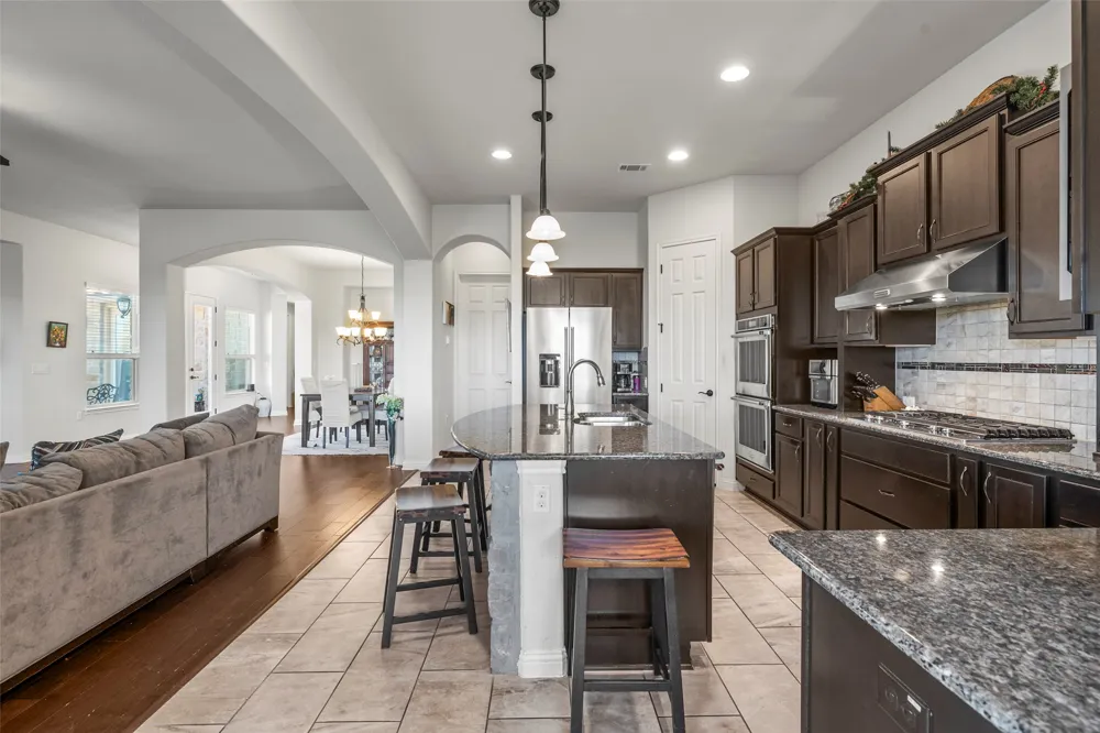 416 Maialina Cove Lakeway, TX 78738