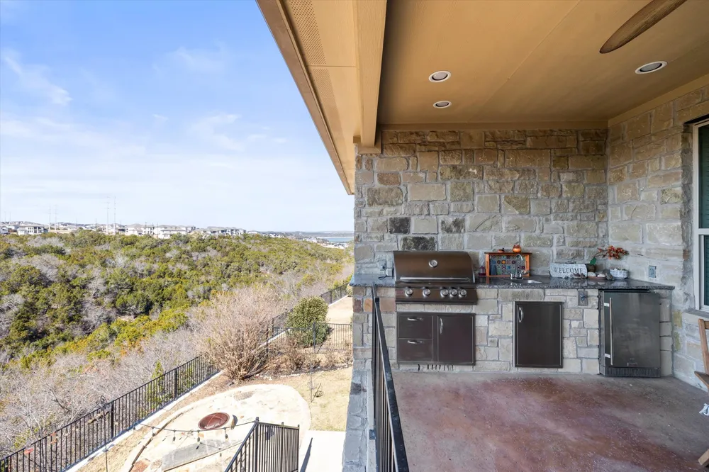 416 Maialina Cove Lakeway, TX 78738