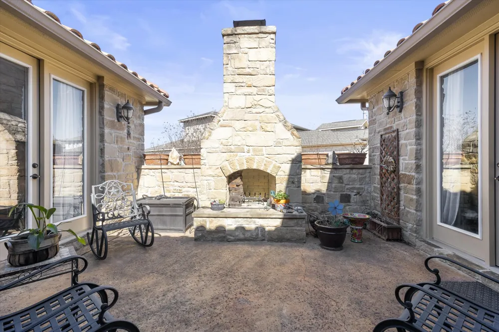 416 Maialina Cove Lakeway, TX 78738