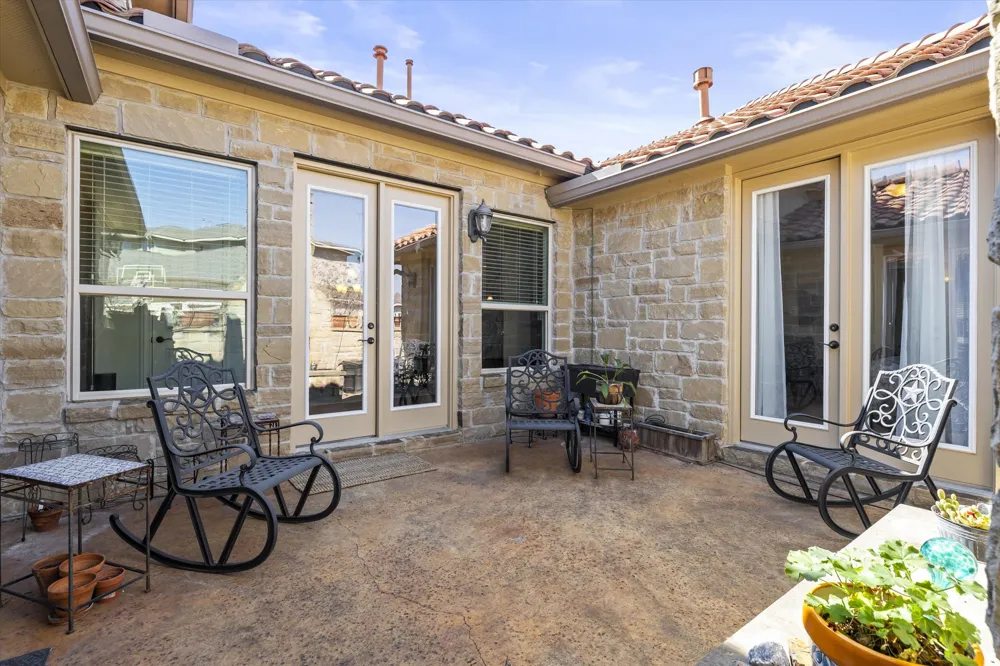 416 Maialina Cove Lakeway, TX 78738
