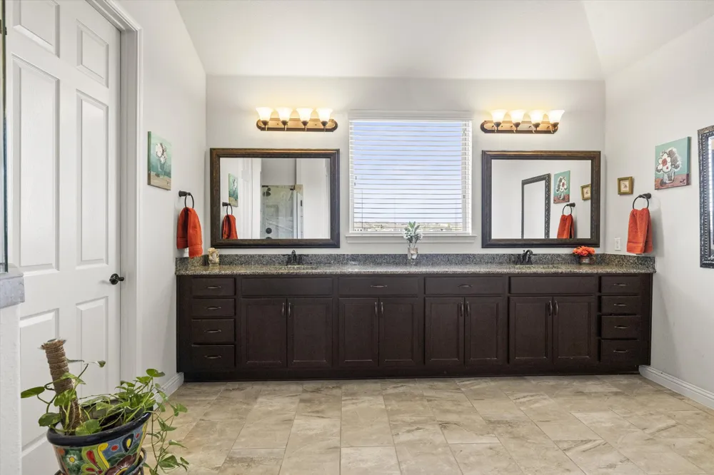 416 Maialina Cove Lakeway, TX 78738