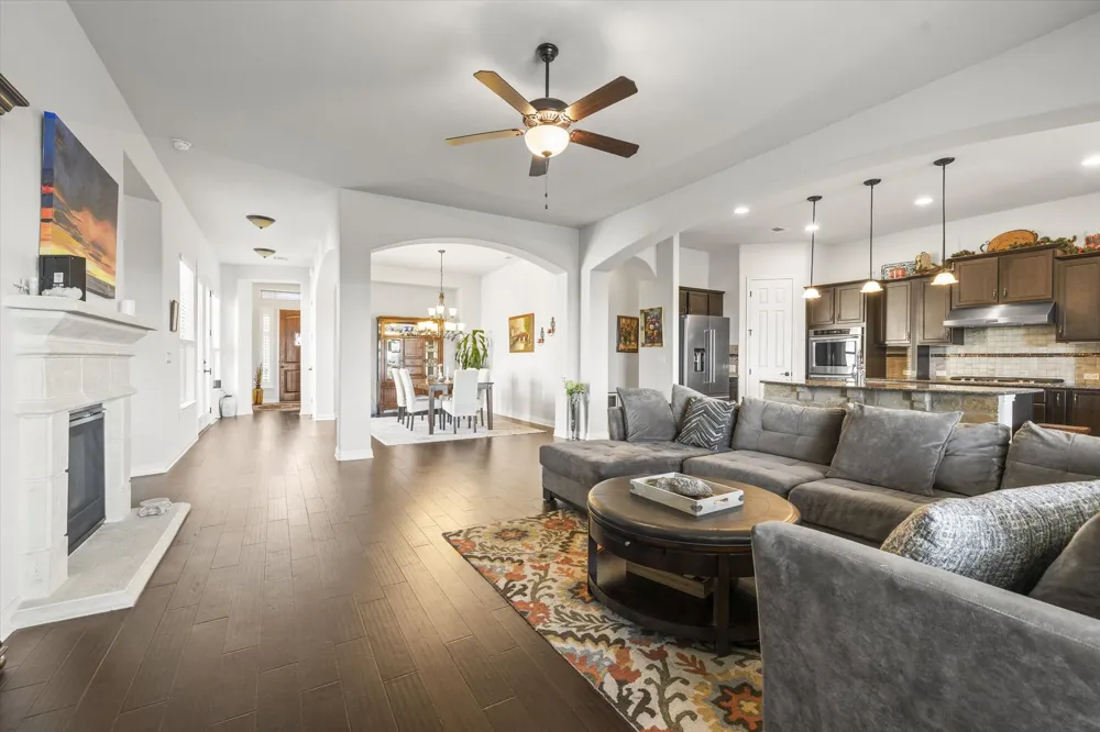416 Maialina Cove Lakeway, TX 78738