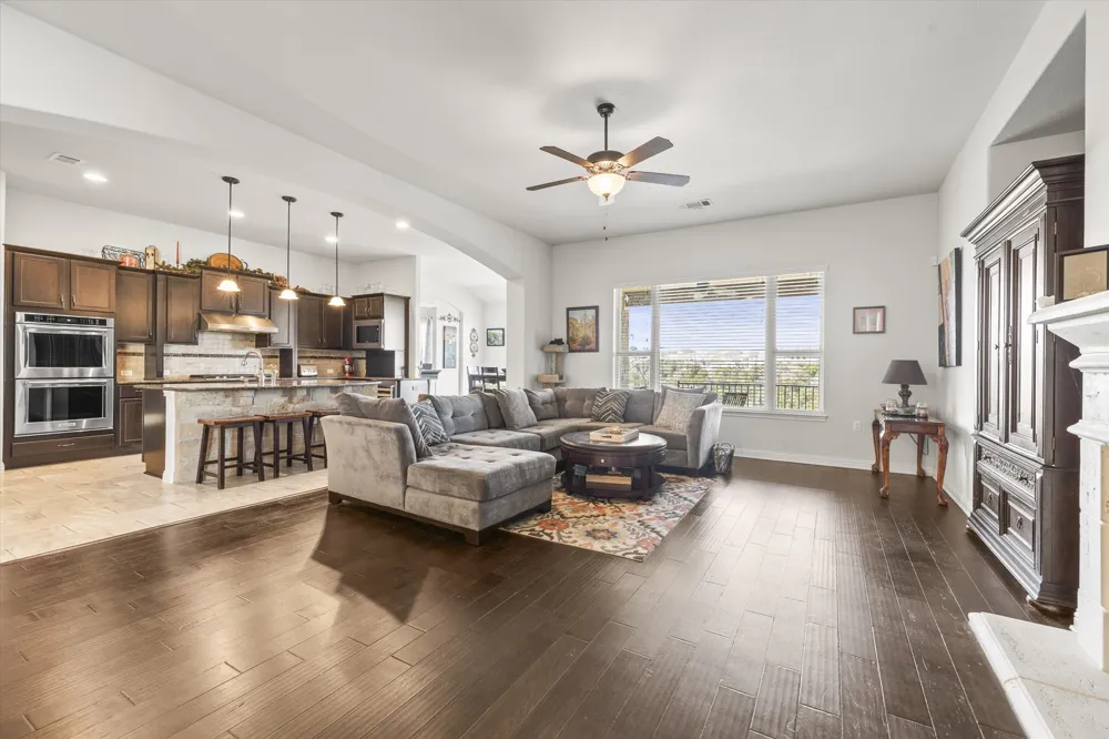 416 Maialina Cove Lakeway, TX 78738