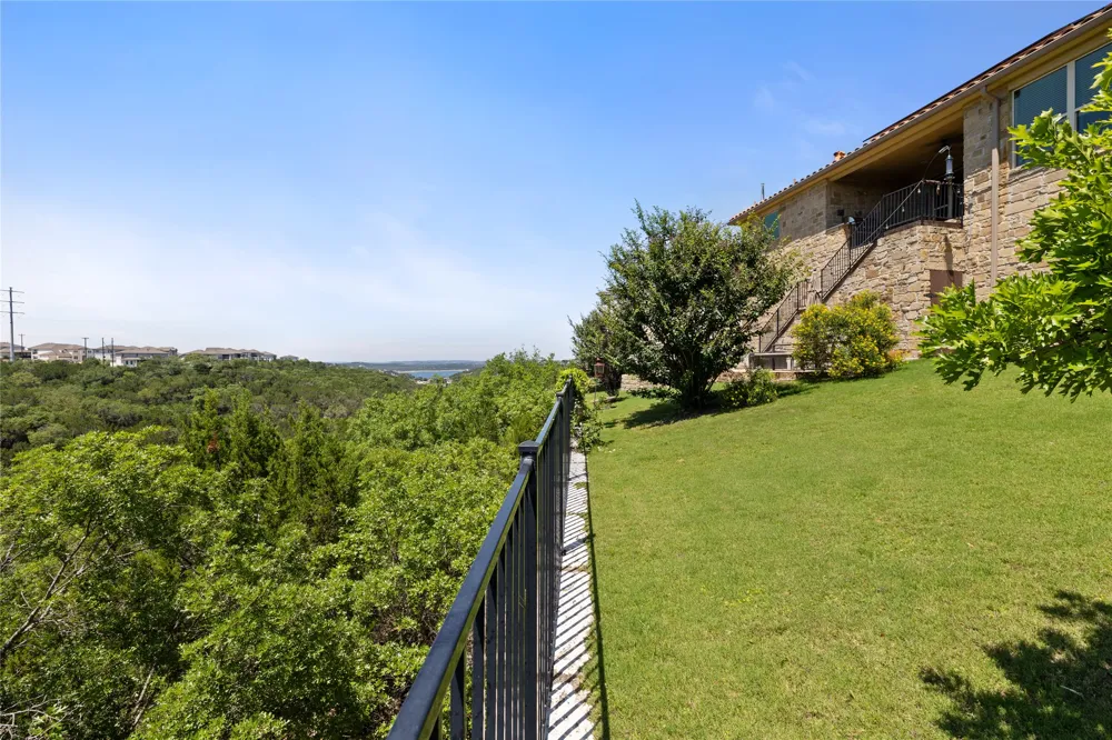 416 Maialina Cove Lakeway, TX 78738