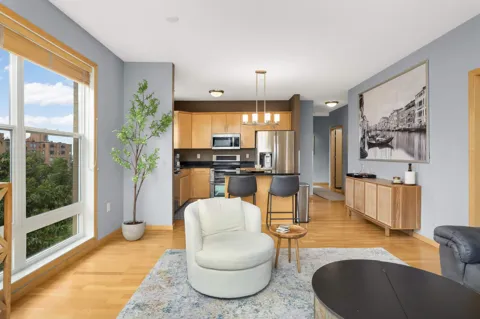 301 Oak Grove Street #414