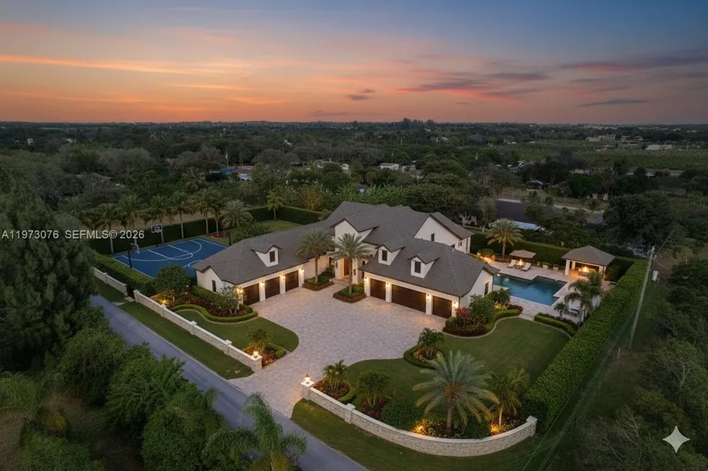25730 SW 153 CT Unincorporated Dade County, FL 33032