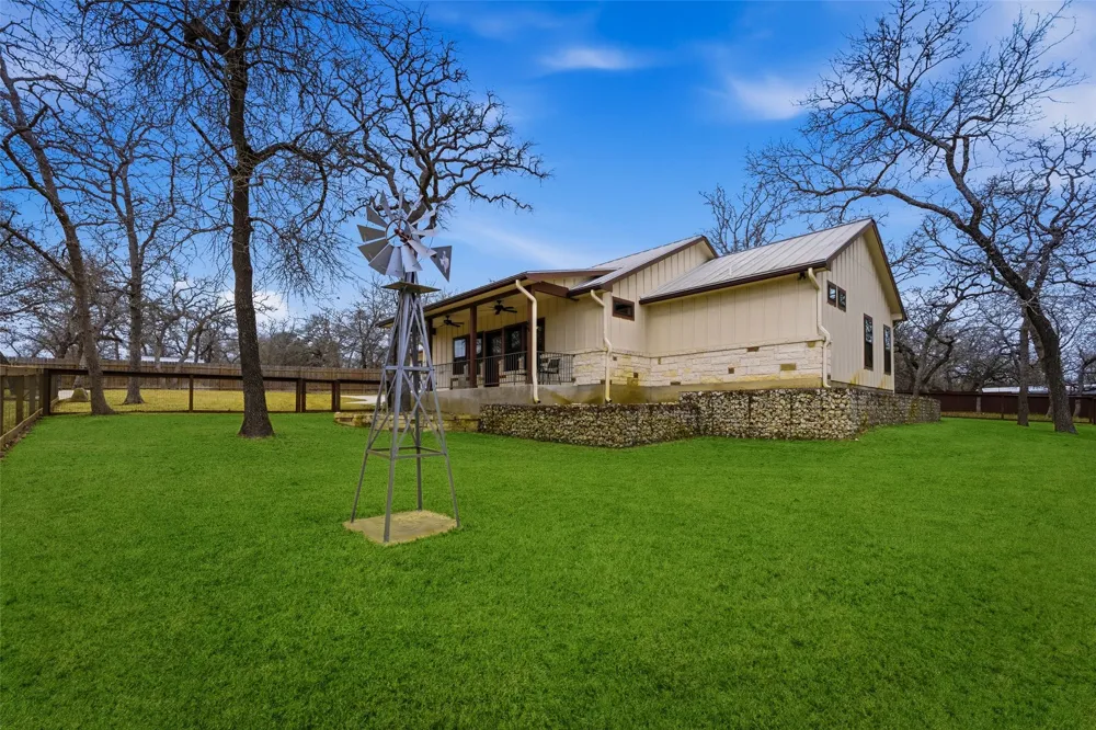 203 Champions Boulevard La Vernia, TX 78121