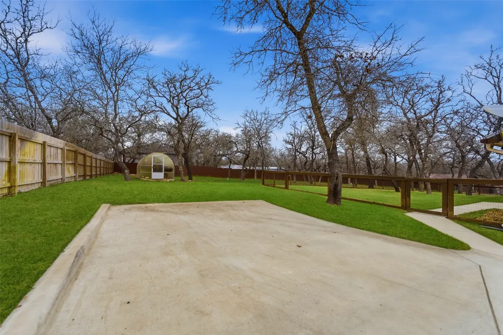 203 Champions Boulevard La Vernia, TX 78121