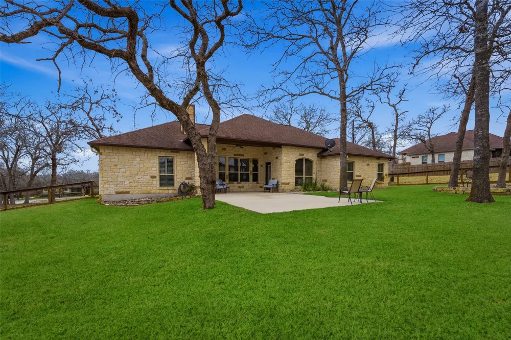 203 Champions Boulevard La Vernia, TX 78121