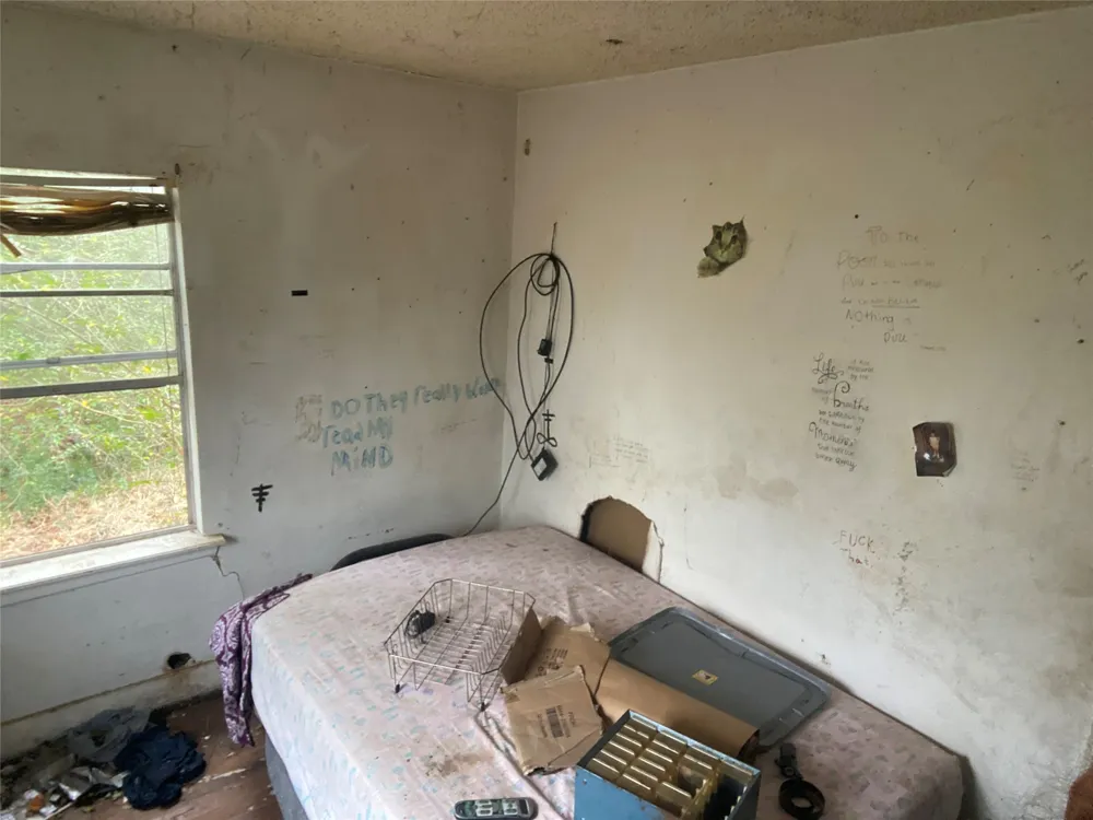 10 Winn Place Hooks, TX 75561