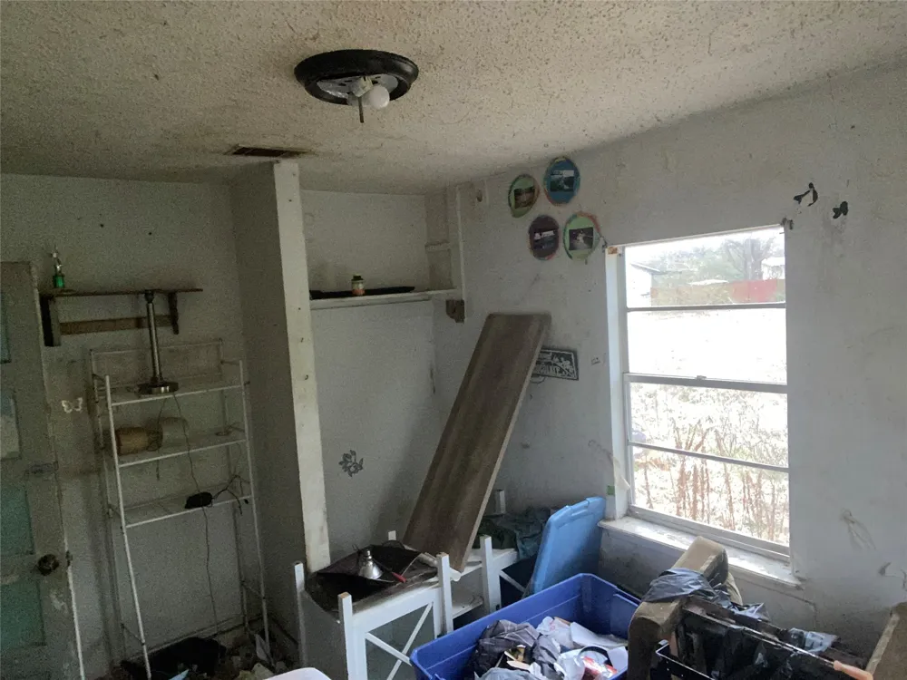10 Winn Place Hooks, TX 75561