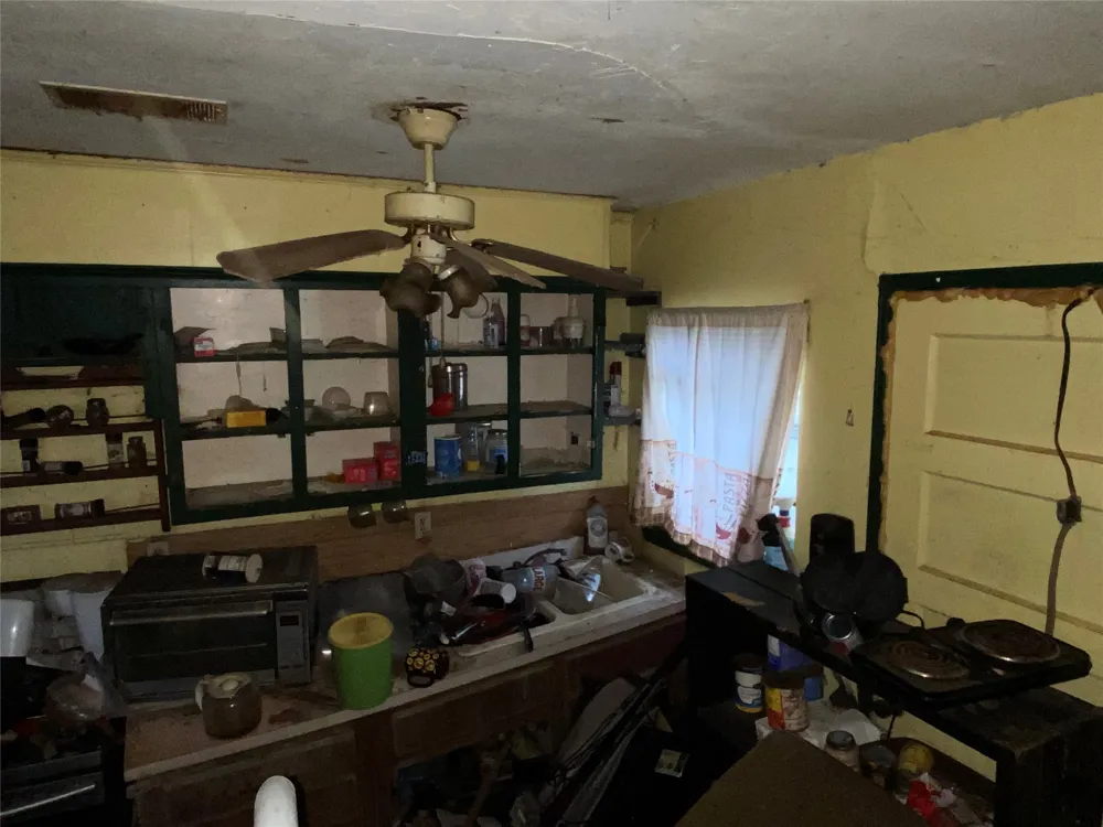 10 Winn Place Hooks, TX 75561