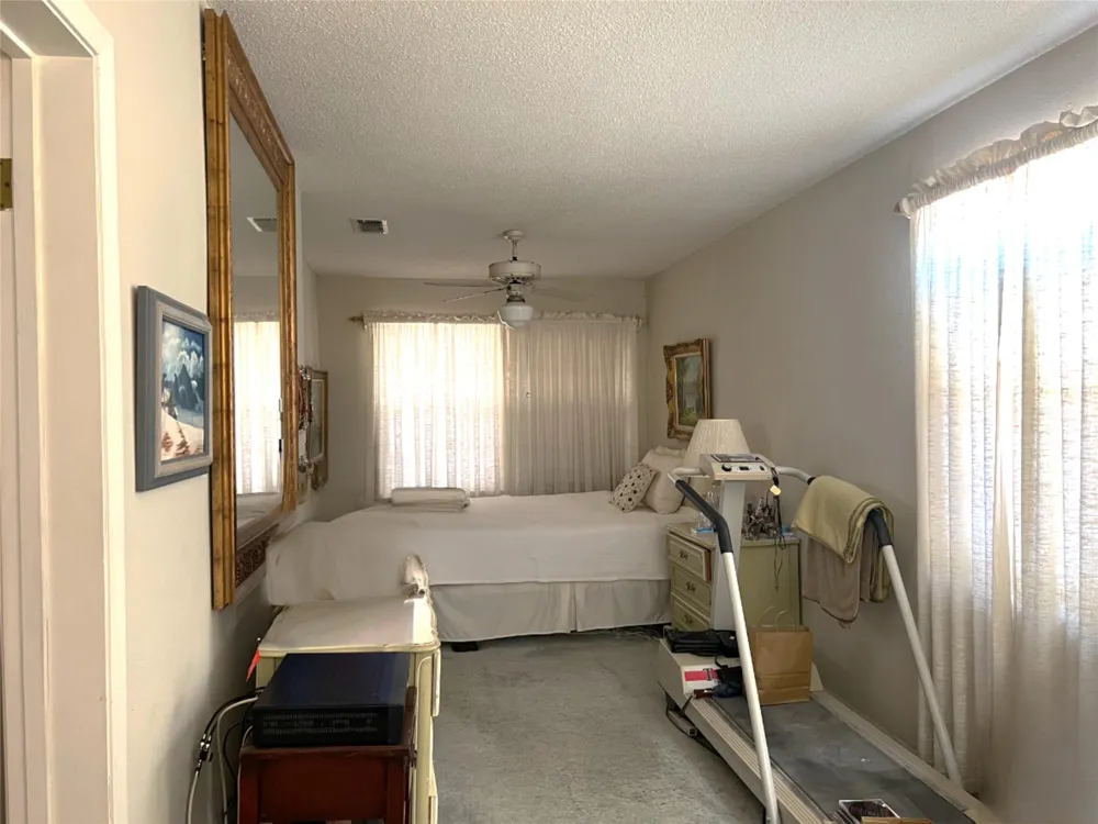316 E Spring Street Henrietta, TX 76365