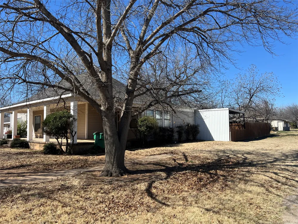 316 E Spring Street Henrietta, TX 76365