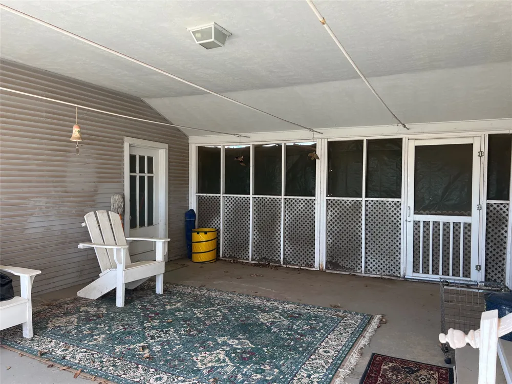 316 E Spring Street Henrietta, TX 76365