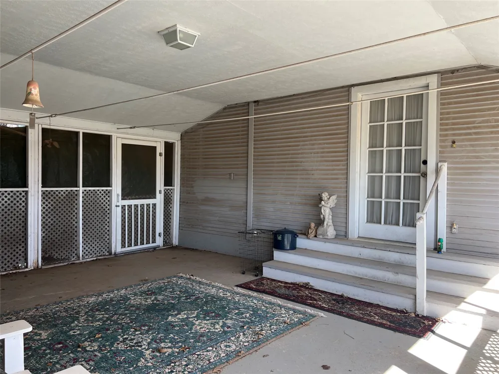 316 E Spring Street Henrietta, TX 76365