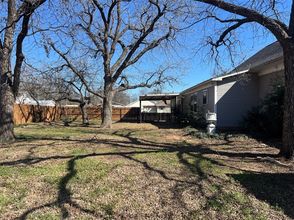 316 E Spring Street Henrietta, TX 76365