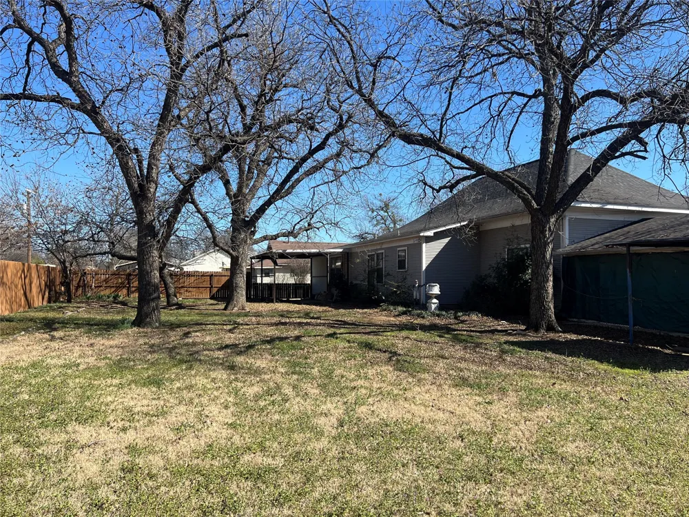 316 E Spring Street Henrietta, TX 76365