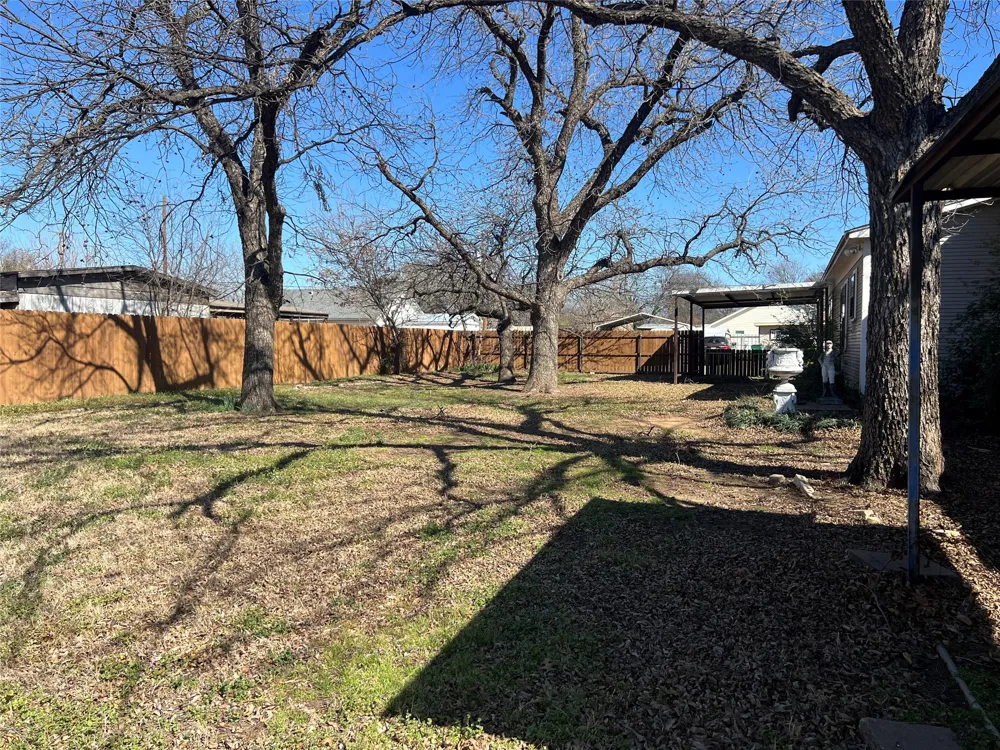 316 E Spring Street Henrietta, TX 76365