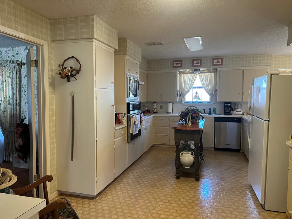 316 E Spring Street Henrietta, TX 76365