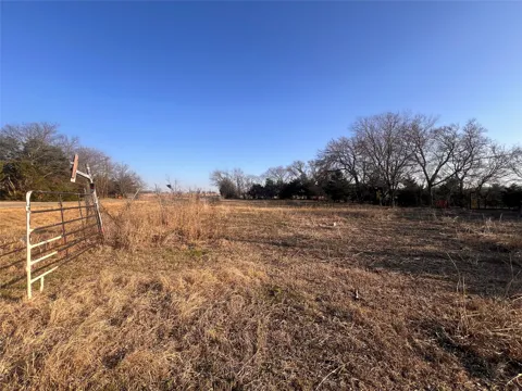 3915 FM 815