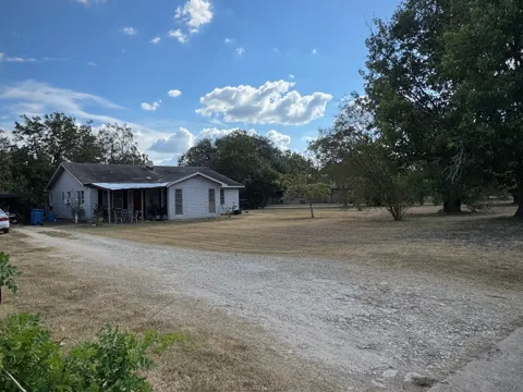 325 Ivy Lane