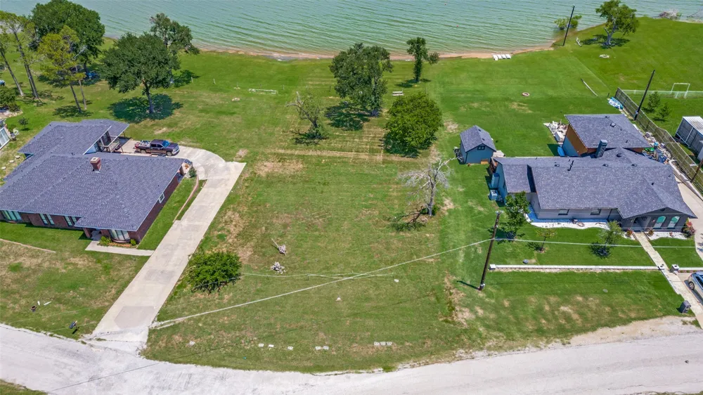1505 Hillcrest Drive Little Elm, TX 75068