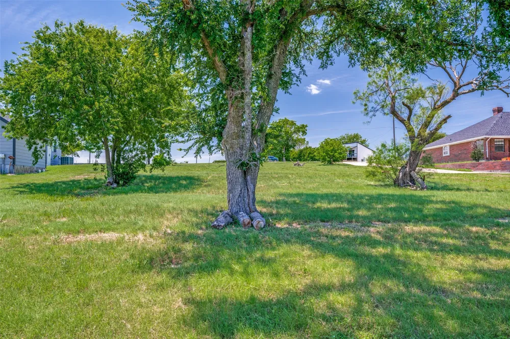 1505 Hillcrest Drive Little Elm, TX 75068