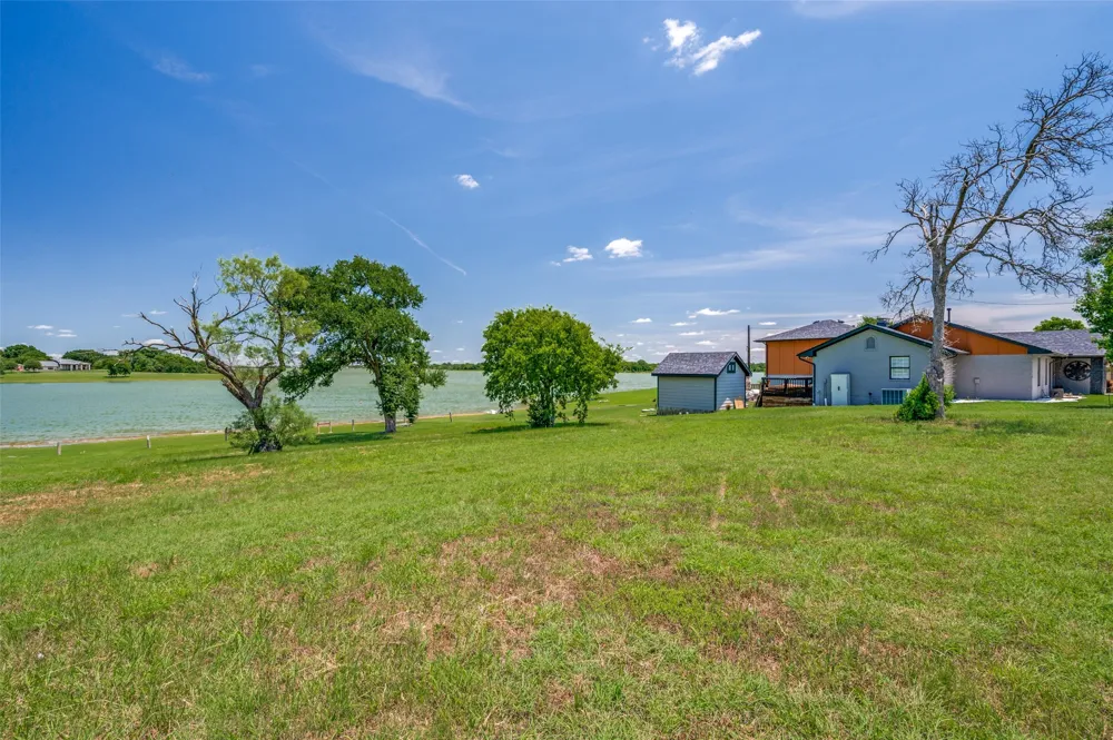 1505 Hillcrest Drive Little Elm, TX 75068