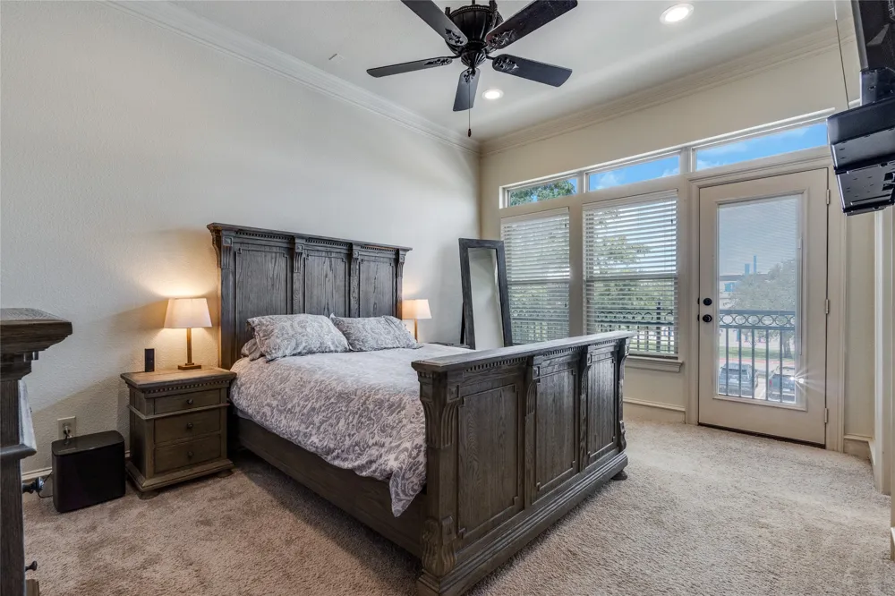 4045 Winsor Drive Farmers Branch, TX 75244