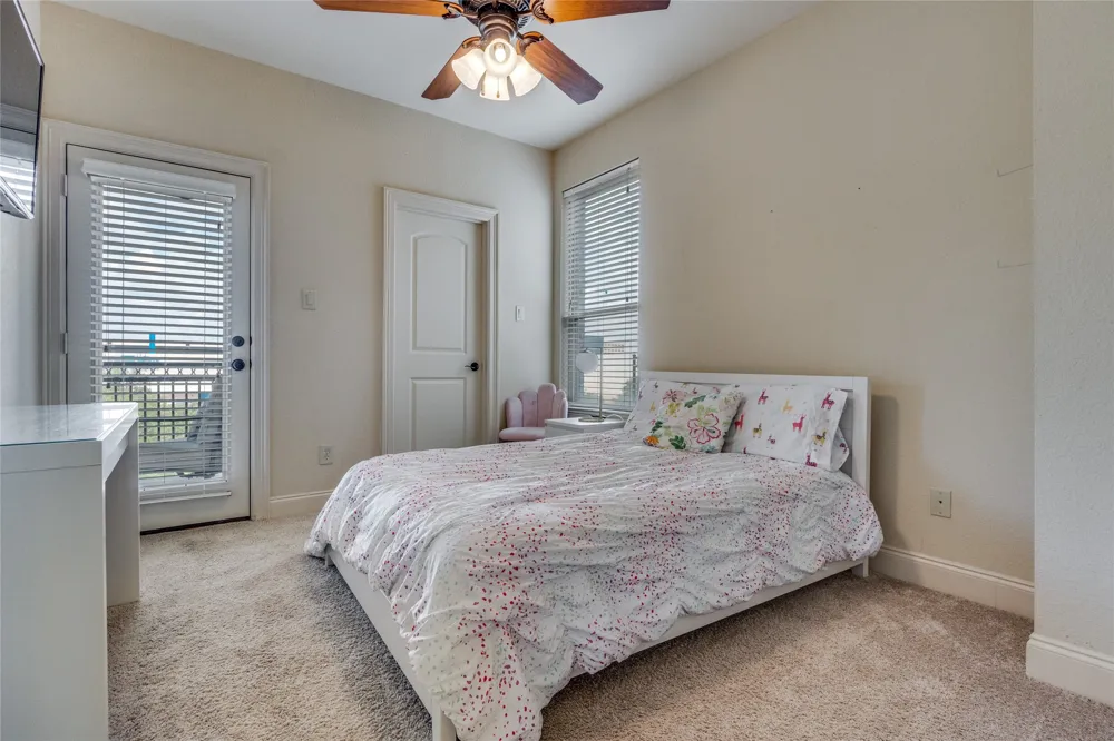 4045 Winsor Drive Farmers Branch, TX 75244