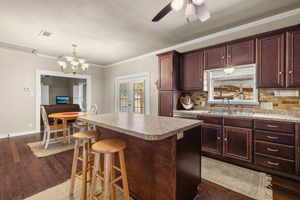 1207 State HWY 24 Campbell, TX 75422