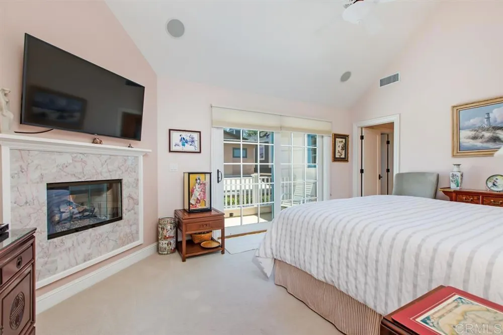 958 A AVENUE Coronado, CA 92118