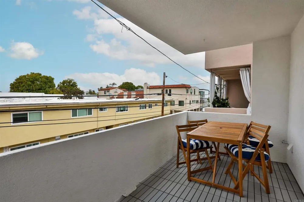 942 D AVENUE #B Coronado, CA 92118