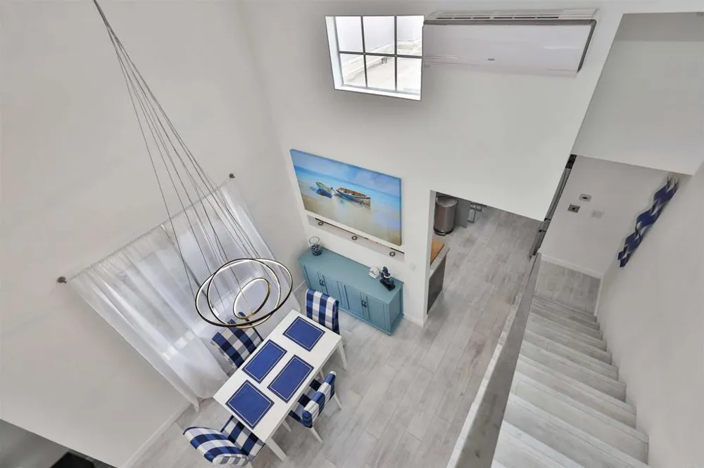 942 D AVENUE #B Coronado, CA 92118