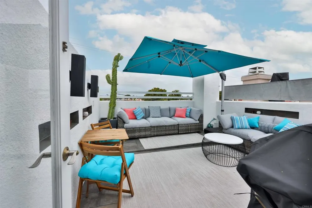 942 D AVENUE #B Coronado, CA 92118