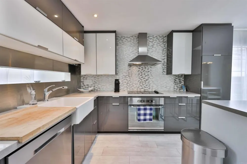 942 D AVENUE #B Coronado, CA 92118