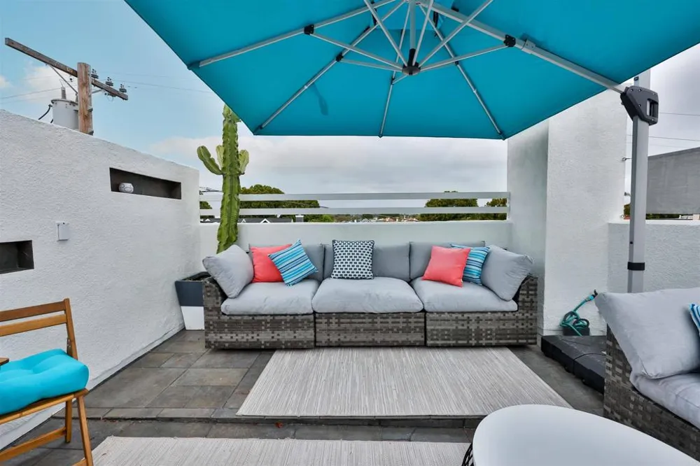942 D AVENUE #B Coronado, CA 92118
