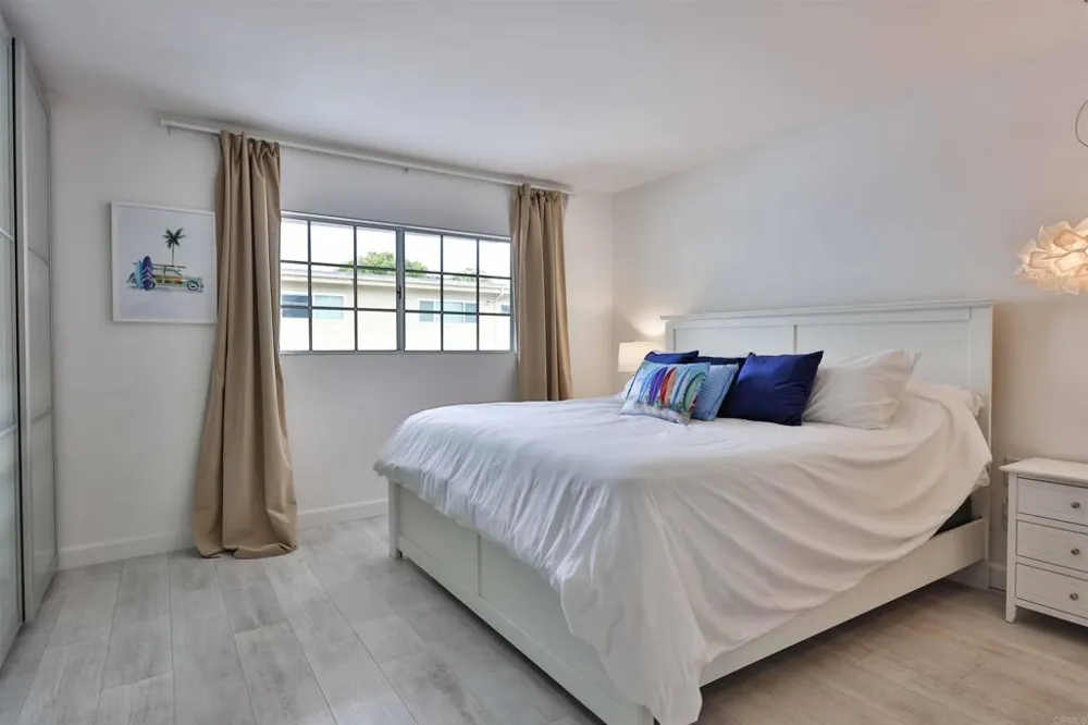 942 D AVENUE #B Coronado, CA 92118