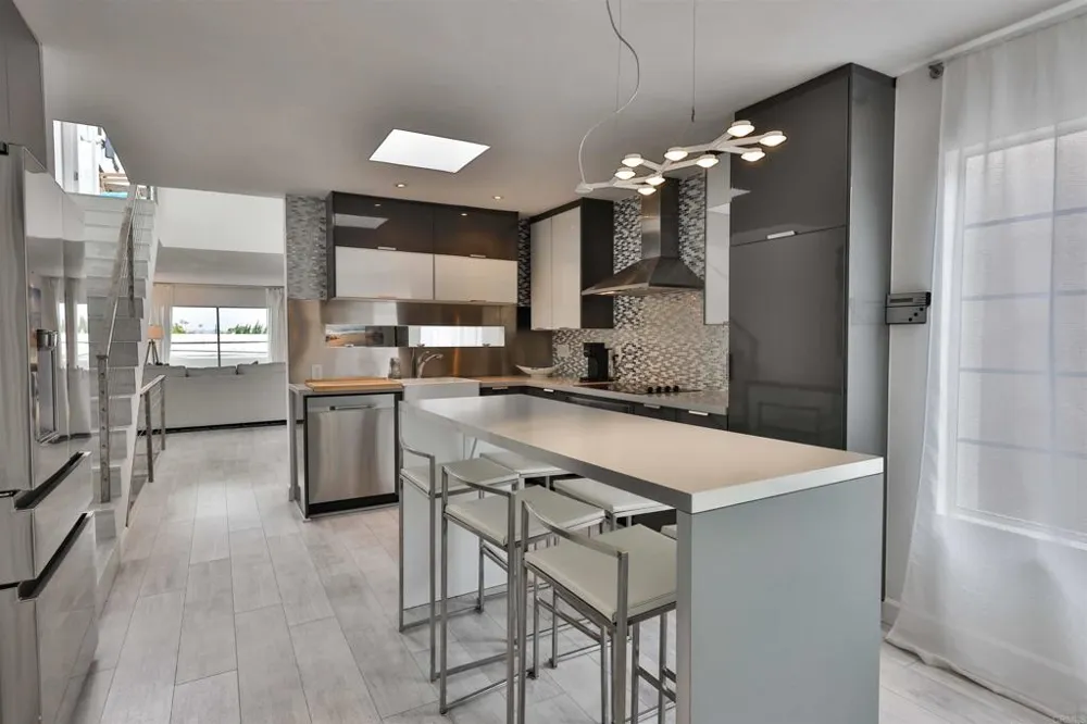 942 D AVENUE #B Coronado, CA 92118