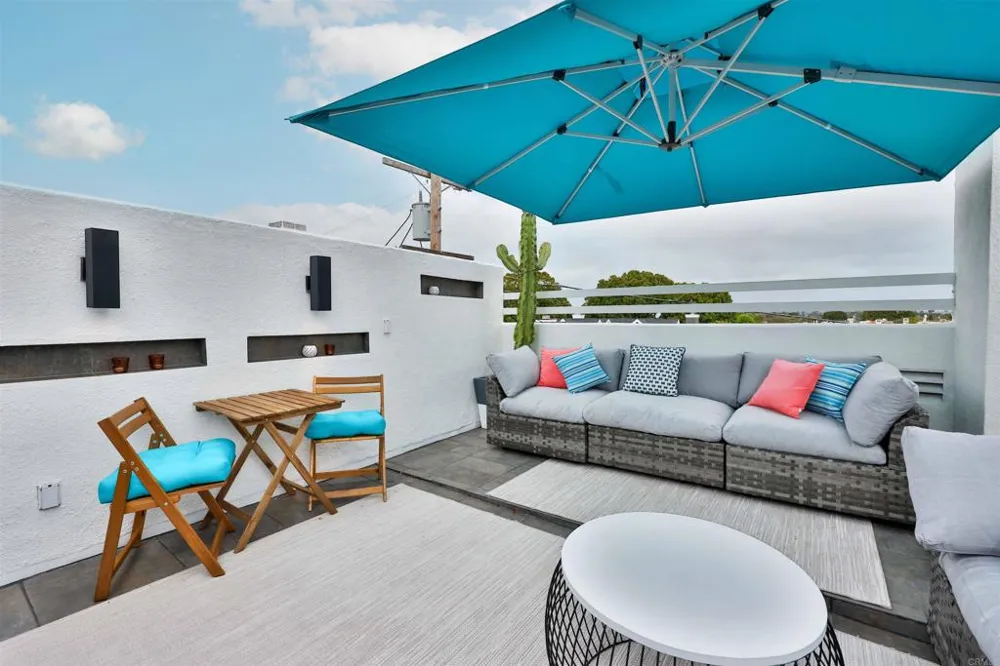 942 D AVENUE #B Coronado, CA 92118