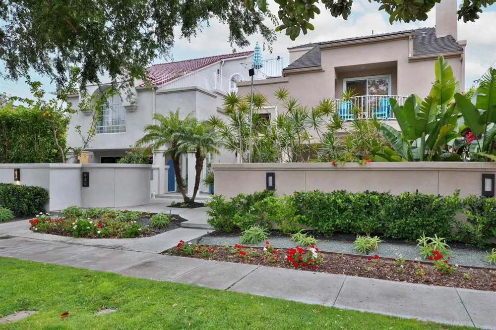 942 D AVENUE #B Coronado, CA 92118