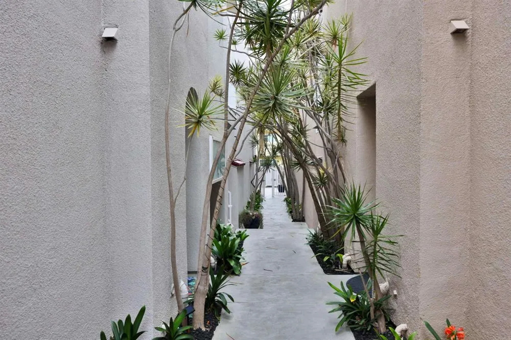 942 D AVENUE #B Coronado, CA 92118