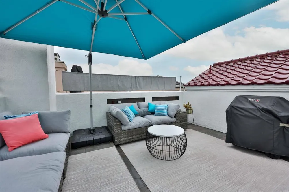 942 D AVENUE #B Coronado, CA 92118