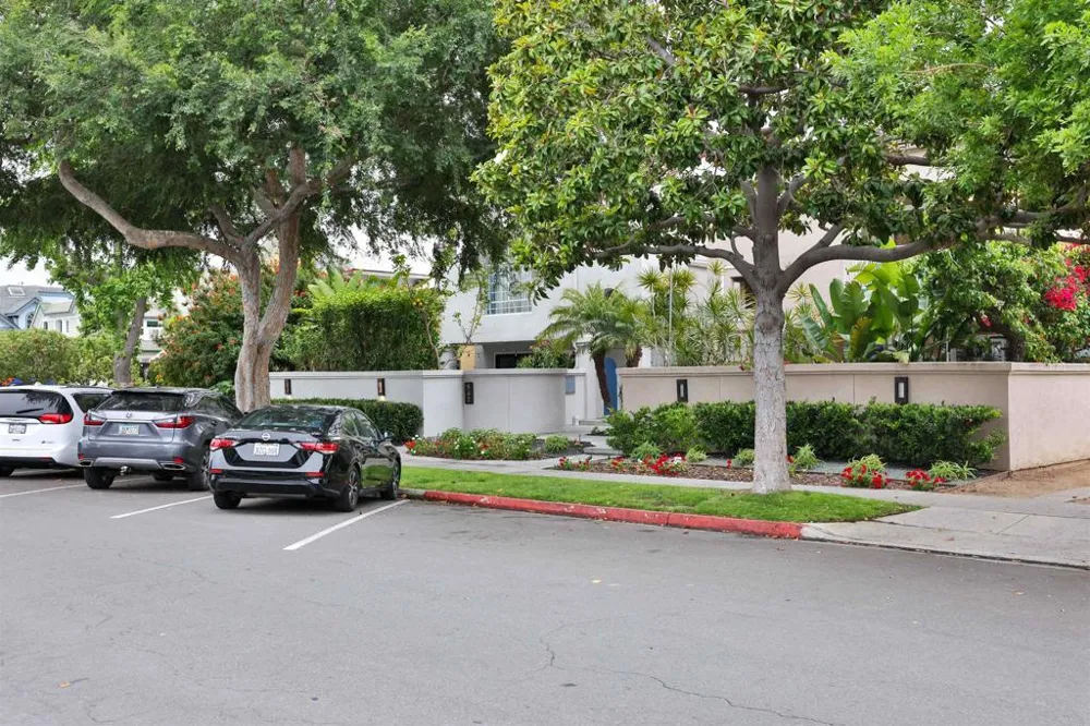 942 D AVENUE #B Coronado, CA 92118