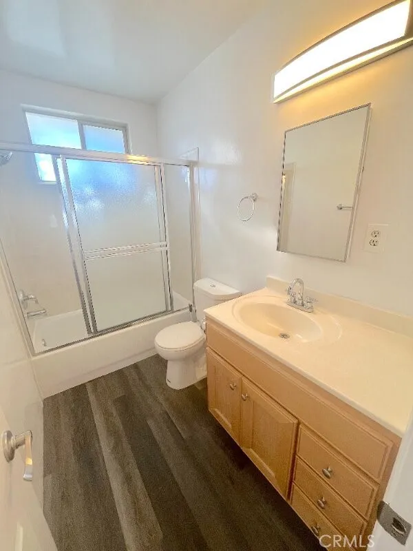 2115 Placentia Avenue #24 Costa Mesa, CA 92627