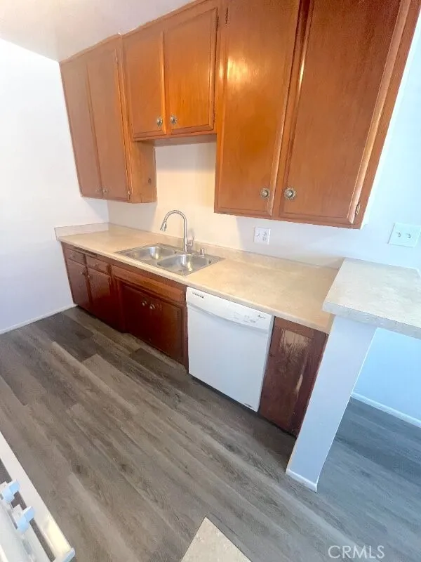 2115 Placentia Avenue #24 Costa Mesa, CA 92627