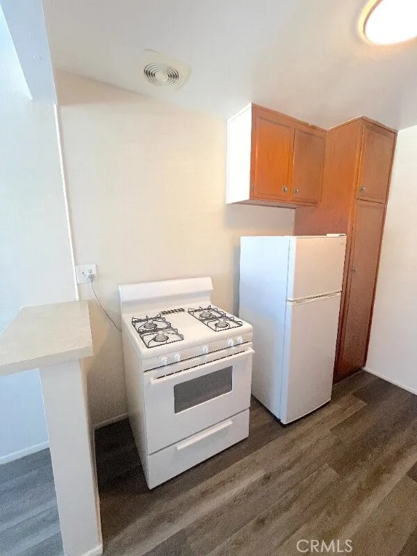 2115 Placentia Avenue #24 Costa Mesa, CA 92627